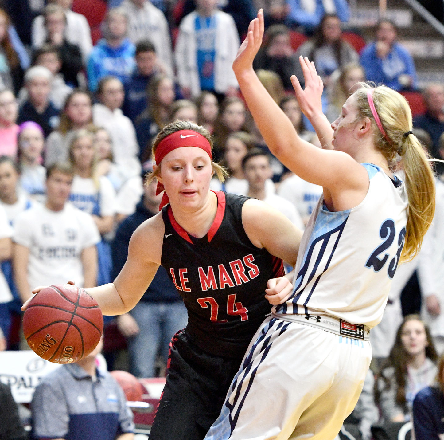 Le Mars vs Lewis Central state basketball